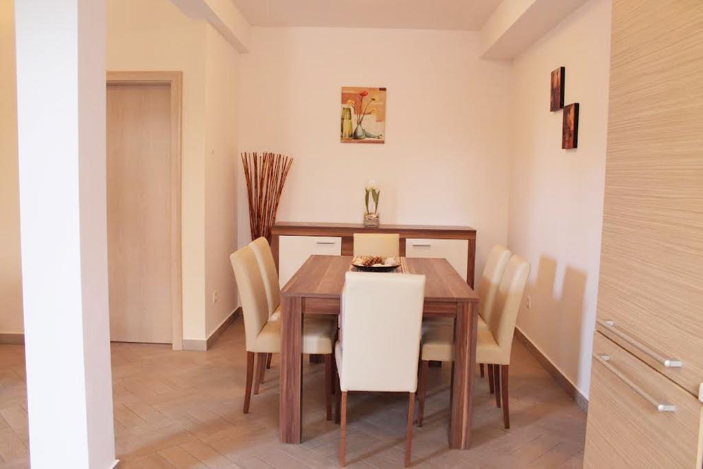 פודסטראנה Apartments Vukovic מראה חיצוני תמונה