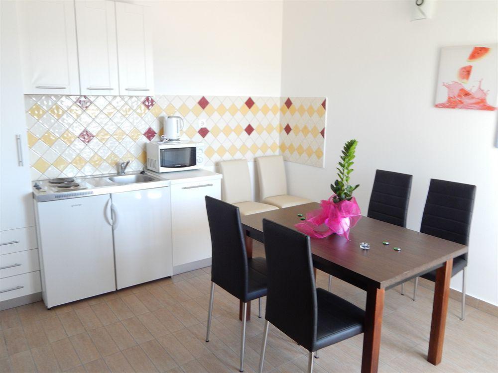 פודסטראנה Apartments Vukovic מראה חיצוני תמונה