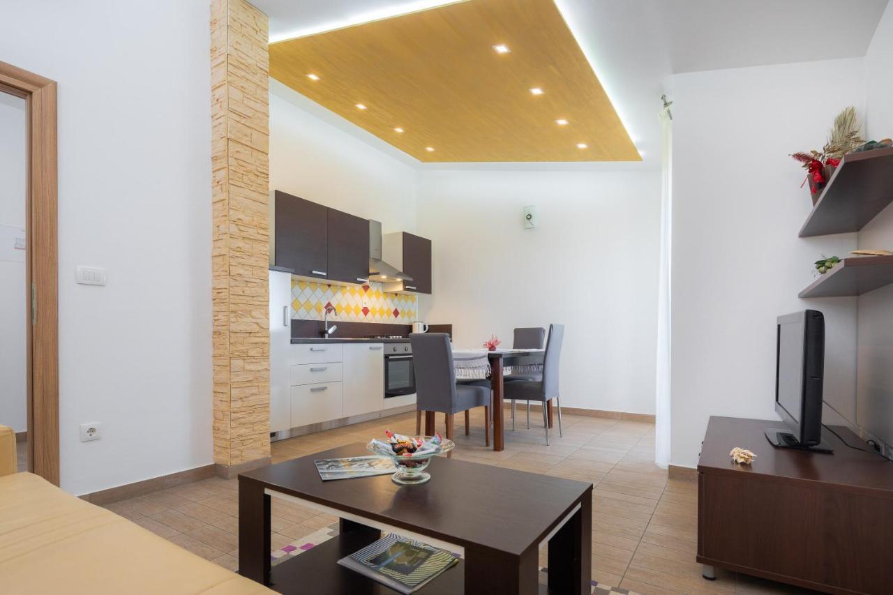 פודסטראנה Apartments Vukovic מראה חיצוני תמונה
