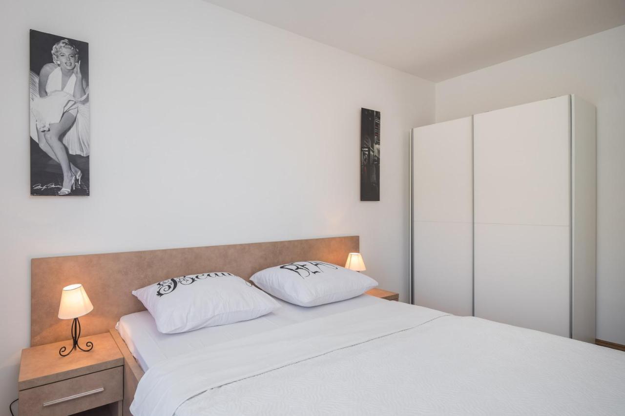 פודסטראנה Apartments Vukovic מראה חיצוני תמונה
